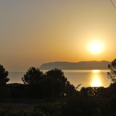 Casa Vacanze La Terrazza Sul Golfo Castellammare del Golfo Kültér fotó